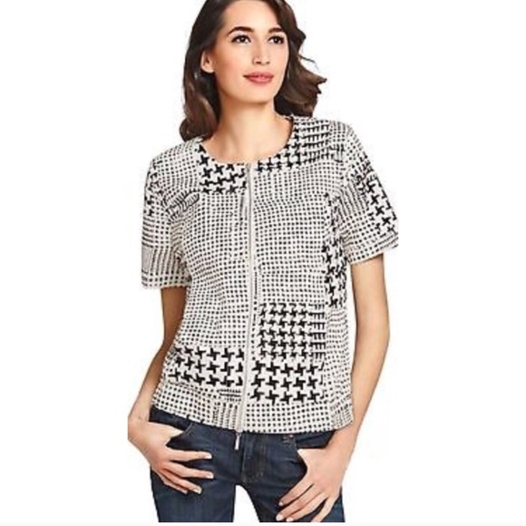 CAbi Jackets & Blazers - Cabi coupe bomber xs NWT